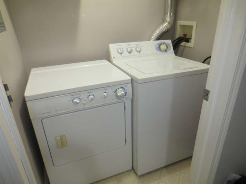 301-243 Gregoire Drive, Fort Mcmurray, AB - Indoor Photo Showing Laundry Room