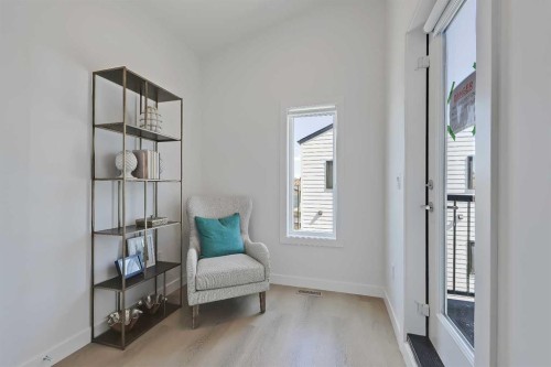 6-828 8 Avenue Ne, Calgary, AB - Indoor Photo Showing Other Room