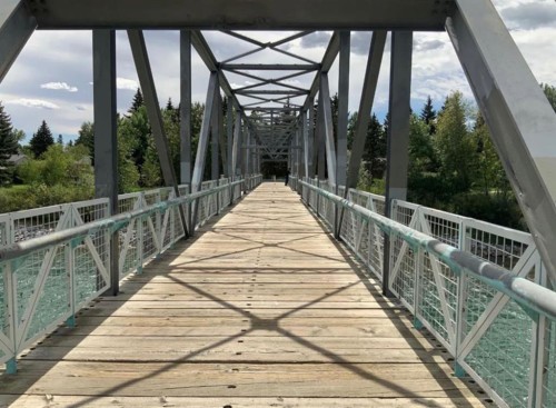 328 Silver Crest Drive Nw, Calgary, AB 