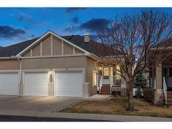 10 Evercreek Bluffs SW Calgary, AB T2Y 4Z8