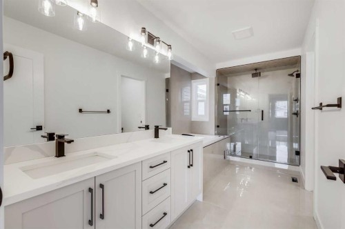460 Rivercrest View, Cochrane, AB - Indoor Photo Showing Bathroom