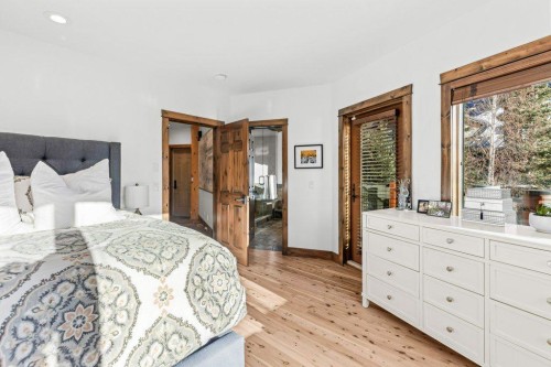 521 Silvertip Road, Canmore, AB - Indoor Photo Showing Bedroom