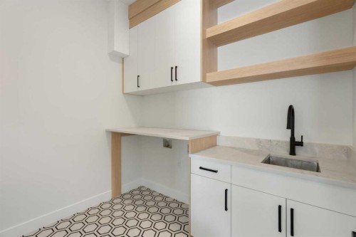 290 Muirfield Crescent, Lyalta, AB - Indoor