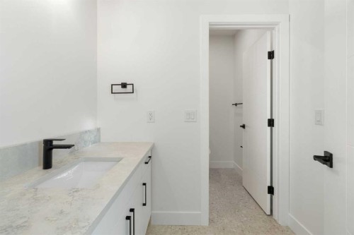 290 Muirfield Crescent, Lyalta, AB - Indoor