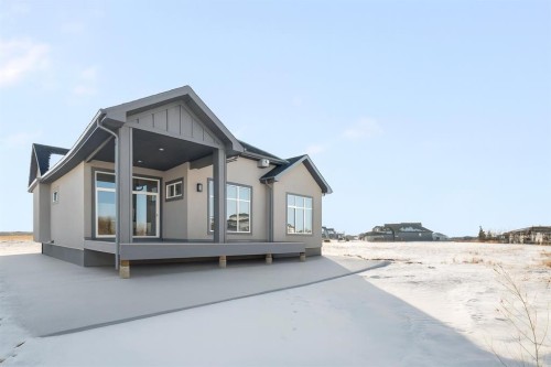 290 Muirfield Crescent, Lyalta, AB - Outdoor