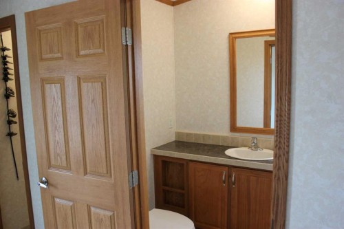 37479 Range Road 260, Rural Red Deer County, AB - Indoor Photo Showing Bathroom