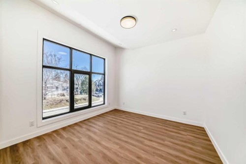 2107 Victoria Crescent Nw, Calgary, AB - Indoor Photo Showing Other Room