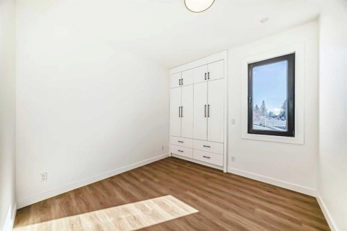 2107 Victoria Crescent Nw, Calgary, AB - Indoor Photo Showing Other Room