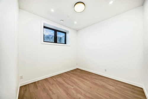 2107 Victoria Crescent Nw, Calgary, AB - Indoor Photo Showing Other Room