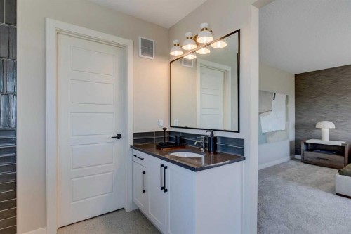 93 Sunrise Heath, Cochrane, AB - Indoor Photo Showing Bathroom