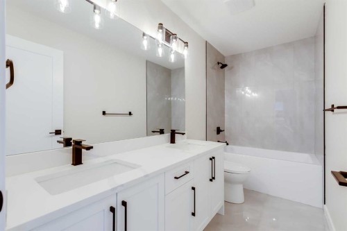 468 Rivercrest View, Cochrane, AB - Indoor Photo Showing Bathroom