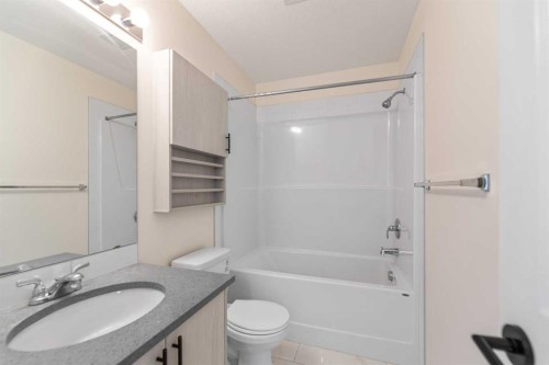 3311-298 Sage Meadows Park Nw, Calgary, AB - Indoor Photo Showing Bathroom