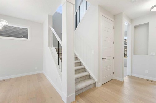 430 River Avenue, Cochrane, AB - Indoor Photo Showing Other Room