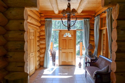 104 White Avenue, Bragg Creek, AB - Indoor Photo Showing Other Room