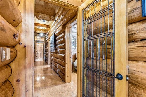 104 White Avenue, Bragg Creek, AB - Indoor Photo Showing Other Room