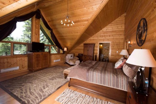 104 White Avenue, Bragg Creek, AB - Indoor Photo Showing Other Room