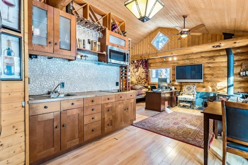 104 White Avenue, Bragg Creek, AB - Indoor