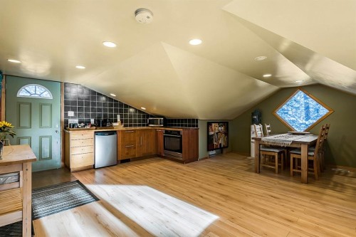 104 White Avenue, Bragg Creek, AB - Indoor