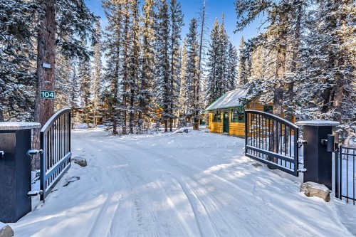 104 White Avenue, Bragg Creek, AB - Outdoor