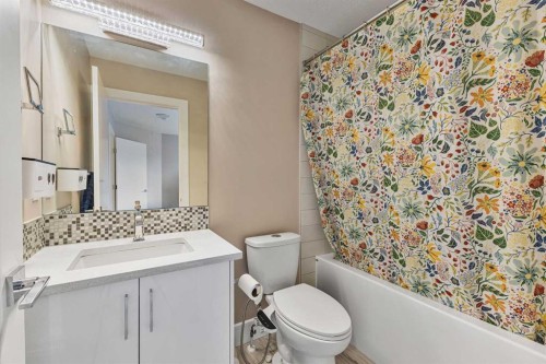 146 Muirfield Boulevard, Lyalta, AB - Indoor Photo Showing Bathroom