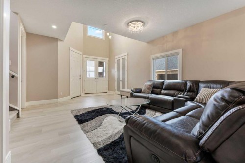 146 Muirfield Boulevard, Lyalta, AB - Indoor Photo Showing Living Room