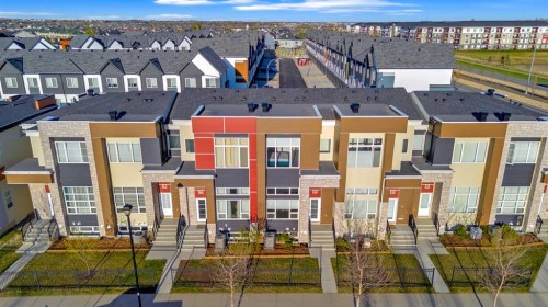 404-1530 Bayside Avenue Sw, Airdrie, AB - Outdoor With Facade