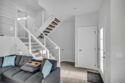 404-1530 Bayside Avenue Sw, Airdrie, AB - Indoor