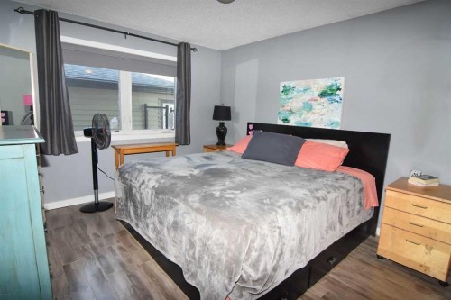 106 Eldorado Road Se, Airdrie, AB - Indoor Photo Showing Bedroom
