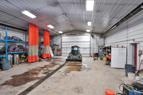 1101 Main Avenue, Sundre, AB 