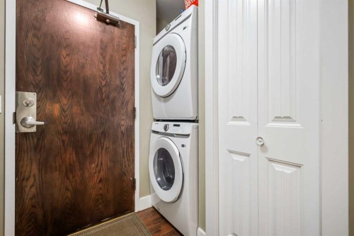 404-80 Point Mckay Crescent Nw, Calgary, AB - Indoor Photo Showing Laundry Room