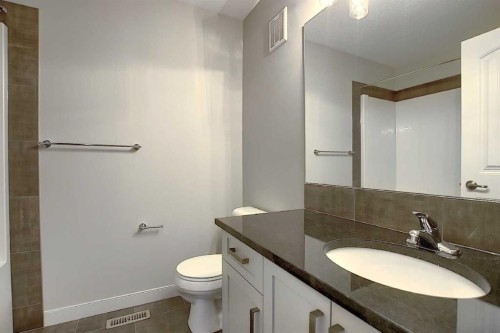 434 River Avenue, Cochrane, AB - Indoor Photo Showing Bathroom