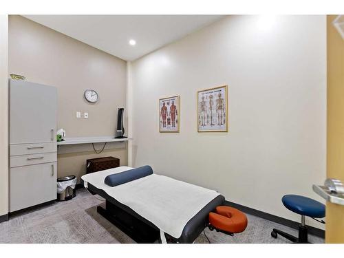 4620-4624 16 Avenue Nw, Calgary, AB 