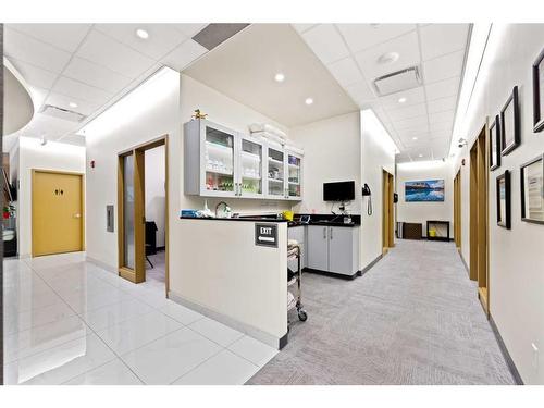 4620-4624 16 Avenue Nw, Calgary, AB 