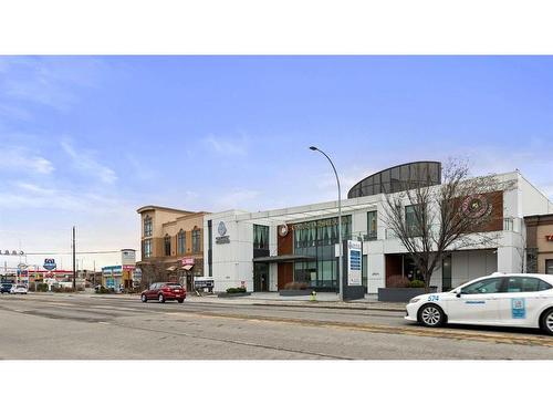 4620-4624 16 Avenue Nw, Calgary, AB 