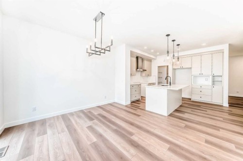 17 Appaloosa Crescent, Cochrane, AB - Indoor Photo Showing Kitchen