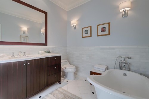 107 Lougheed Circle, Banff, AB - Indoor Photo Showing Bathroom