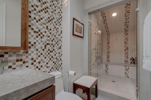 107 Lougheed Circle, Banff, AB - Indoor Photo Showing Bathroom