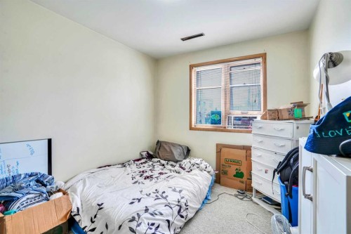 112 29 Avenue Nw, Calgary, AB - Indoor Photo Showing Bedroom