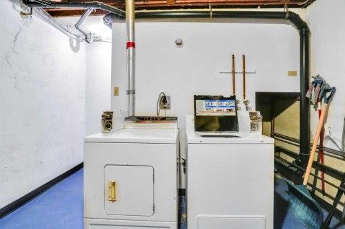 112 29 Avenue Nw, Calgary, AB - Indoor Photo Showing Laundry Room