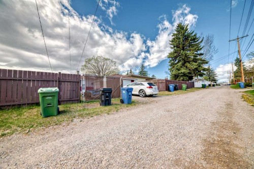 708 75 Avenue Sw, Calgary, AB - Outdoor