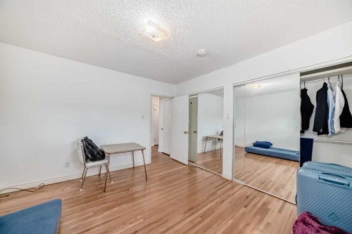 708 75 Avenue Sw, Calgary, AB - Indoor