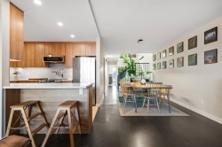 418-1505 8 Avenue NW Calgary, AB T2N 4N7