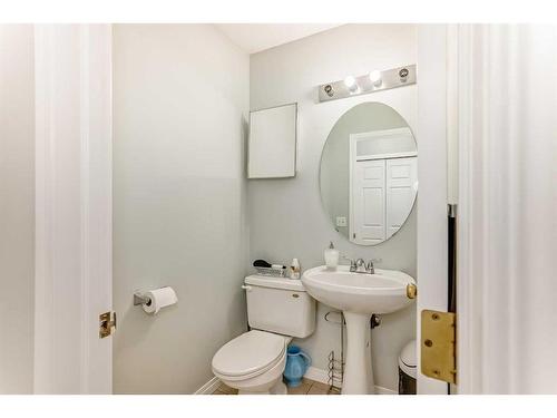 158 Panamount Drive Nw, Calgary, AB - Indoor Photo Showing Bathroom