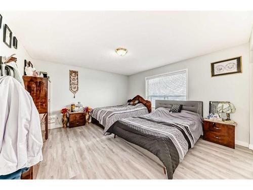 158 Panamount Drive Nw, Calgary, AB - Indoor Photo Showing Bedroom