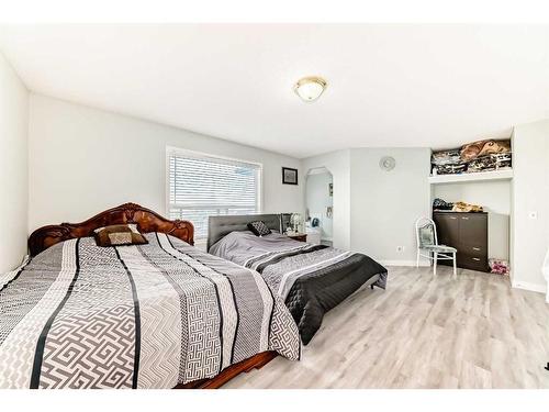 158 Panamount Drive Nw, Calgary, AB - Indoor Photo Showing Bedroom