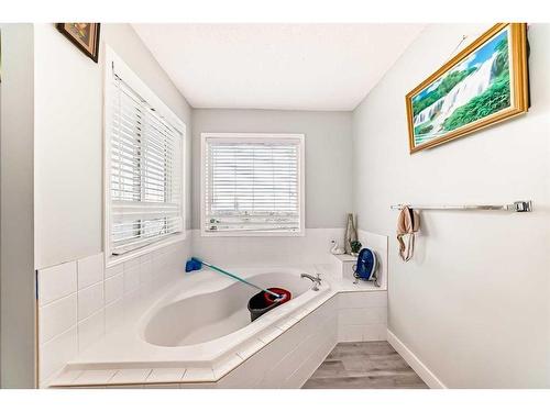 158 Panamount Drive Nw, Calgary, AB - Indoor Photo Showing Bathroom