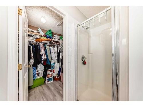 158 Panamount Drive Nw, Calgary, AB - Indoor Photo Showing Bathroom