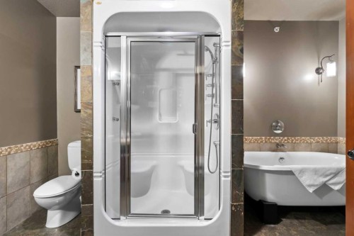 407-187 Kananaskis Way, Canmore, AB - Indoor Photo Showing Bathroom
