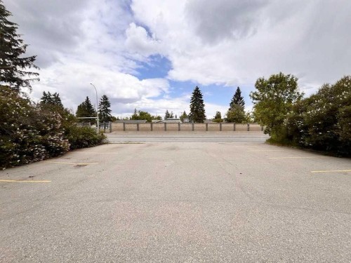 4131 Bow Trail Sw, Calgary, AB 