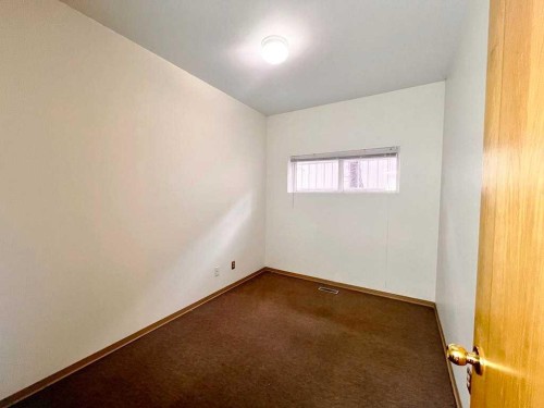 4131 Bow Trail Sw, Calgary, AB 